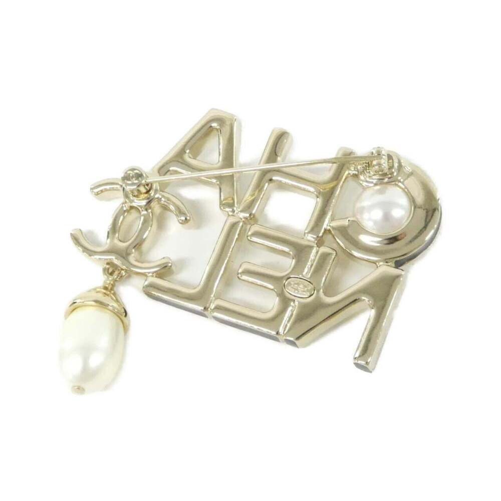 CHANEL White Brooch - Picture 2 of 3